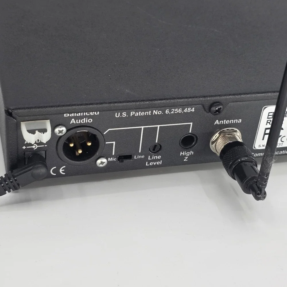 Electro-Voice RE-2 Wireless System Receiver With Clip Microphone Acessories Case
